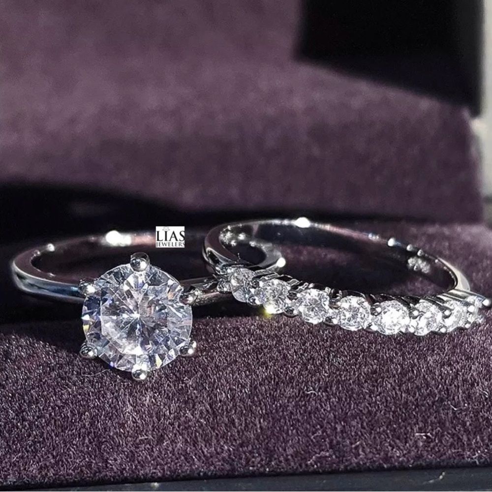 New 18k white gold wedding ring set